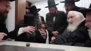 באזוך פון הגר"ד לאנדא ביי כ"ק גאב"ד ירושלים שליט"א