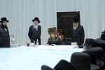 כ"ק אדמו"ר מסאדיגורא שליט"א ביים יארצייט פון סעודה פון אביו בעל עטרת ישראל ז"ל 