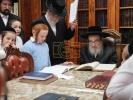 כ"ק אדמו"ר מפאפא שליט"א ביים פארהערן ילדי ת"ת פאפא וומ"ס משניות יומא