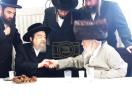 הרה"ק רבי יעקב מאיר שעכטער שליט"א ביי שמחת הברית לנכדת כ"ק אדמו"ר מפינסק קארלין שליט"א