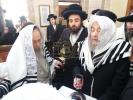 הרה"ק רבי יעקב מאיר שעכטער שליט"א ביי שמחת הברית לנכדת כ"ק אדמו"ר מפינסק קארלין שליט"א