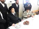 הרה"ק רבי יעקב מאיר שעכטער שליט"א ביי שמחת הברית לנכדת כ"ק אדמו"ר מפינסק קארלין שליט"א