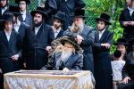 מעמד שחיטת הכבש אין מחנה ישיבת סערדאהעלי, אין שפיץ פון כ"ק אדמו"ר מסערדאהעלי שליט"א 