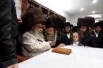 פולע בילדער פון כ"ק אדמו"ר מסאטמאר שליט"א דאנערשטאג ואתחנן -מאנטאג עקב
