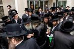  עצרת מחאה מאסן פיקטיניג בחוצות מאנהעטען אקעגן איבער די קאנסול פון די ציונים וואס איז פארופן געווארן דורך כ"ק אדמו"ר מסאטמאר שליט"א