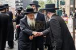  עצרת מחאה מאסן פיקטיניג בחוצות מאנהעטען אקעגן איבער די קאנסול פון די ציונים וואס איז פארופן געווארן דורך כ"ק אדמו"ר מסאטמאר שליט"א