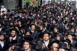  עצרת מחאה מאסן פיקטיניג בחוצות מאנהעטען אקעגן איבער די קאנסול פון די ציונים וואס איז פארופן געווארן דורך כ"ק אדמו"ר מסאטמאר שליט"א