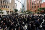  עצרת מחאה מאסן פיקטיניג בחוצות מאנהעטען אקעגן איבער די קאנסול פון די ציונים וואס איז פארופן געווארן דורך כ"ק אדמו"ר מסאטמאר שליט"א