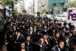  עצרת מחאה מאסן פיקטיניג בחוצות מאנהעטען אקעגן איבער די קאנסול פון די ציונים וואס איז פארופן געווארן דורך כ"ק אדמו"ר מסאטמאר שליט"א