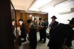 הנגיד גרשון שלעזינגער מקבל פנים כ"ק אדמו"ר מ'ליסקא שליט"א בבית רבינו הקדוש מ'סאטמאר זי"ע בעקערטאון ראוד, אין שטאט קרית יואל   
