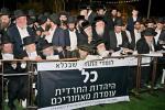 "חכם עדיף מנביא" שיטת הרה"ק מסאטמאר זי"ע ווערט אנערקערט ביי גאנץ כלל ישראל ווען גדולי ישראל זעצן פאר צו מוחה ביים תפיסה ווי די בחורים וועלעכע ווילן זיך נישט מתגייס זיין זיצן 