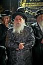 "חכם עדיף מנביא" שיטת הרה"ק מסאטמאר זי"ע ווערט אנערקערט ביי גאנץ כלל ישראל ווען גדולי ישראל זעצן פאר צו מוחה ביים תפיסה ווי די בחורים וועלעכע ווילן זיך נישט מתגייס זיין זיצן 