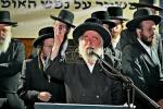 "חכם עדיף מנביא" שיטת הרה"ק מסאטמאר זי"ע ווערט אנערקערט ביי גאנץ כלל ישראל ווען גדולי ישראל זעצן פאר צו מוחה ביים תפיסה ווי די בחורים וועלעכע ווילן זיך נישט מתגייס זיין זיצן 