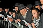 "חכם עדיף מנביא" שיטת הרה"ק מסאטמאר זי"ע ווערט אנערקערט ביי גאנץ כלל ישראל ווען גדולי ישראל זעצן פאר צו מוחה ביים תפיסה ווי די בחורים וועלעכע ווילן זיך נישט מתגייס זיין זיצן 