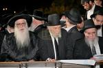 "חכם עדיף מנביא" שיטת הרה"ק מסאטמאר זי"ע ווערט אנערקערט ביי גאנץ כלל ישראל ווען גדולי ישראל זעצן פאר צו מוחה ביים תפיסה ווי די בחורים וועלעכע ווילן זיך נישט מתגייס זיין זיצן 