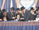 מעמד הנחת אבן הפנה פון ביהמ"ד הגדול סאטמאר ברחוב יונה בהשתתפות הרה"ק רבי יעקב מאיר שעכטער שליט"א און כ"ק גאב"ד ירושלים שליט"א 