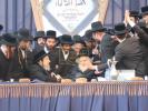 מעמד הנחת אבן הפנה פון ביהמ"ד הגדול סאטמאר ברחוב יונה בהשתתפות הרה"ק רבי יעקב מאיר שעכטער שליט"א און כ"ק גאב"ד ירושלים שליט"א 