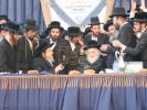 מעמד הנחת אבן הפנה פון ביהמ"ד הגדול סאטמאר ברחוב יונה בהשתתפות הרה"ק רבי יעקב מאיר שעכטער שליט"א און כ"ק גאב"ד ירושלים שליט"א 