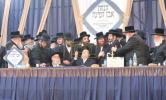 מעמד הנחת אבן הפנה פון ביהמ"ד הגדול סאטמאר ברחוב יונה בהשתתפות הרה"ק רבי יעקב מאיר שעכטער שליט"א און כ"ק גאב"ד ירושלים שליט"א 