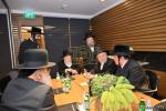 הרב  חיים יחזקאל שטיין אויפן וועג קיין ארץ ישראל אין באגלייטונג פון זיין  אייניקל הנגיד ר' יואל לאנדא הי"ו לקראת היומא דהילולא פון הרה"ק מסאטמאר זי"ע