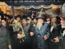 כ"ק אדמו"ר מסאדיגורא שליט"א ביי א הכנסת ס"ת 