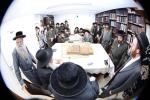 כ"ק גאב"ד ירושלים שליט"א רעדט צו רבני משיב כהלכה דק"ק תולדות אהרן