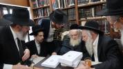 כ"ק גאב"ד ירושלים שליט"א נעמט אויף חבר בד"ץ לשכת הפוסקים הגרי"ש ראזנבאך