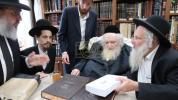 כ"ק גאב"ד ירושלים שליט"א נעמט אויף חבר בד"ץ לשכת הפוסקים הגרי"ש ראזנבאך
