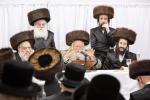 Main image for כ"ק אדמו"ר מבאבוב שליט"א ביי מסיבת מלוה מלכה מיט בחורי שיעור ד' און העכער