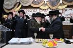 מעמד חלוקת שקל הטהור און קביעות מזוזה פאר נייעם בנין בית חינוך לבנות פון סאטמאר אין ירושלים