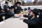מעמד חלוקת שקל הטהור און קביעות מזוזה פאר נייעם בנין בית חינוך לבנות פון סאטמאר אין ירושלים