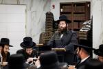 כ"ק אדמו"ר מסאטמאר שליט"א באזוכט אין די קעמפס: בחורים קעמפ, מרת זופניק קעמפ, - קערהאנקסן מחנה א' א'