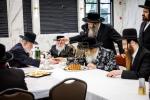 כ"ק אדמו"ר מסאטמאר שליט"א באזוכט אין די קעמפס: בחורים קעמפ, מרת זופניק קעמפ, - קערהאנקסן מחנה א' א'