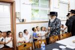 כ"ק אדמו"ר מסאטמאר שליט"א באזוכט אין די קעמפס: בחורים קעמפ, מרת זופניק קעמפ, - קערהאנקסן מחנה א' א'