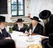 כ"ק אדמו"ר מסאטמאר שליט"א באזוכט אין די קעמפס: בחורים קעמפ, מרת זופניק קעמפ, - קערהאנקסן מחנה א' א'