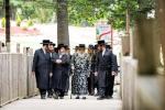כ"ק אדמו"ר מסאטמאר שליט"א באזוכט אין די קעמפס: בחורים קעמפ, מרת זופניק קעמפ, - קערהאנקסן מחנה א' א'