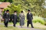 כ"ק אדמו"ר מסאטמאר שליט"א באזוכט אין די קעמפס: בחורים קעמפ, מרת זופניק קעמפ, - קערהאנקסן מחנה א' א'