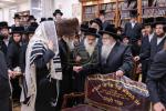 כ"ק אדמו"ר מצאנז קלויזענבורג שליט"א וויילט די וואכן במעון קדשו נעבן מחנות הקיץ דחסידי צאנז קלויזענבורג אין וואדבורן  