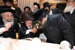 הכנסת ספר תורה צום תלמוד תורה יטב לב דסאטמאר אין ירושלים נדבת הרה"ח הישיש ר' יחזקאל שטיין שליט"א משב"ק אצל מרן רביה"ק מסאטמאר זי"ע לע"נ מרן רביה"ק מסאטמאר זי"ע