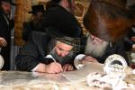 הכנסת ספר תורה צום תלמוד תורה יטב לב דסאטמאר אין ירושלים נדבת הרה"ח הישיש ר' יחזקאל שטיין שליט"א משב"ק אצל מרן רביה"ק מסאטמאר זי"ע לע"נ מרן רביה"ק מסאטמאר זי"ע