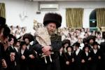 הכנסת ספר תורה צום תלמוד תורה יטב לב דסאטמאר אין ירושלים נדבת הרה"ח הישיש ר' יחזקאל שטיין שליט"א משב"ק אצל מרן רביה"ק מסאטמאר זי"ע לע"נ מרן רביה"ק מסאטמאר זי"ע