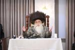 כ"ק אדמו"ר מצאנז שליט"א האט פאריגע ליל שישי פאר א בר מצוה פון א אייניקל גערופן א אסיפה פון רבני הקהילה איבער כשרות התפלין