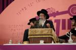 בילדער פונעם "סעודת הילולא רבתי" אינאיינעם מיט'ן מעמד "הננו" לטובת המוסדות בראשות כ"ק גאב"ד סאטמאר מאנסי שליט"א