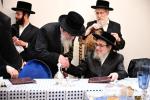 ועידת היסוד פונעם "קרן עמודי התורה" דורך די צענטראלע פאפא כולל בבית הנגיד החסיד ר' יוסף יחיאל גאלדבערגער
