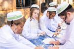אייגנארטיגע געלונגענע תימן'ע טאג אין מחנה ילדים סאטמאר בארא פארק דורך די ראש המדריכים הרב שלום מייזליש און הרב יוסף מאיר מייזליש‎