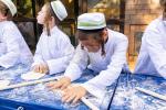 אייגנארטיגע געלונגענע תימן'ע טאג אין מחנה ילדים סאטמאר בארא פארק דורך די ראש המדריכים הרב שלום מייזליש און הרב יוסף מאיר מייזליש‎