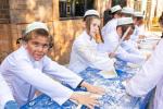 אייגנארטיגע געלונגענע תימן'ע טאג אין מחנה ילדים סאטמאר בארא פארק דורך די ראש המדריכים הרב שלום מייזליש און הרב יוסף מאיר מייזליש‎