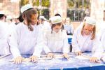 אייגנארטיגע געלונגענע תימן'ע טאג אין מחנה ילדים סאטמאר בארא פארק דורך די ראש המדריכים הרב שלום מייזליש און הרב יוסף מאיר מייזליש‎