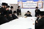 כ"ק אדמו"ר מסערט וויזניץ שליט"א ביי קביעת מזוזה בבית מדרשו אין אשדוד 