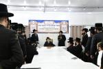 כ"ק אדמו"ר מסערט וויזניץ שליט"א ביי קביעת מזוזה בבית מדרשו אין אשדוד 